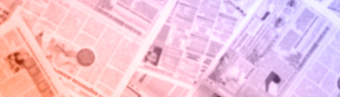 Eine Collage aus Zeitungsseiten mit gedruckten Wörtern, die auf die kontinuierliche Entwicklung der Zeichensetzung aufgrund des Einflusses von KI auf das Schreiben für digitale Plattformen verweist. 