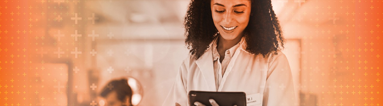 Pharma employee using an eLearning course